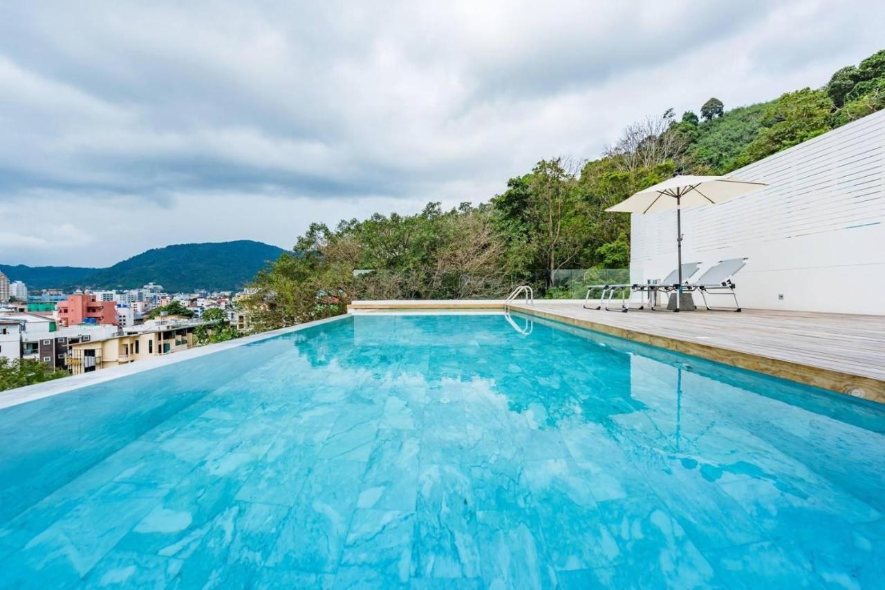 Lullabella Hotel Patong Bagian luar foto