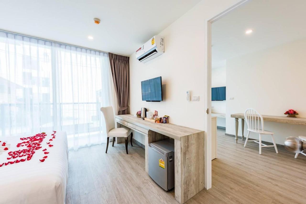 Lullabella Hotel Patong Bagian luar foto